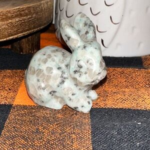 Kiwi Jasper Bunny Figurine